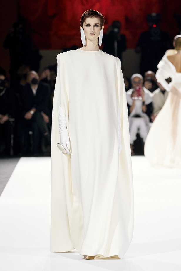 مجموعة الهوت كوتور لربيع وصيف 2022 من ستيفان رولاند بعد غياب عامين 