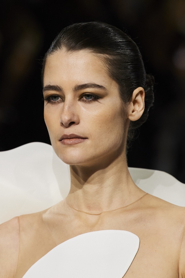 مجموعة الهوت كوتور لربيع وصيف 2022 من ستيفان رولاند بعد غياب عامين 