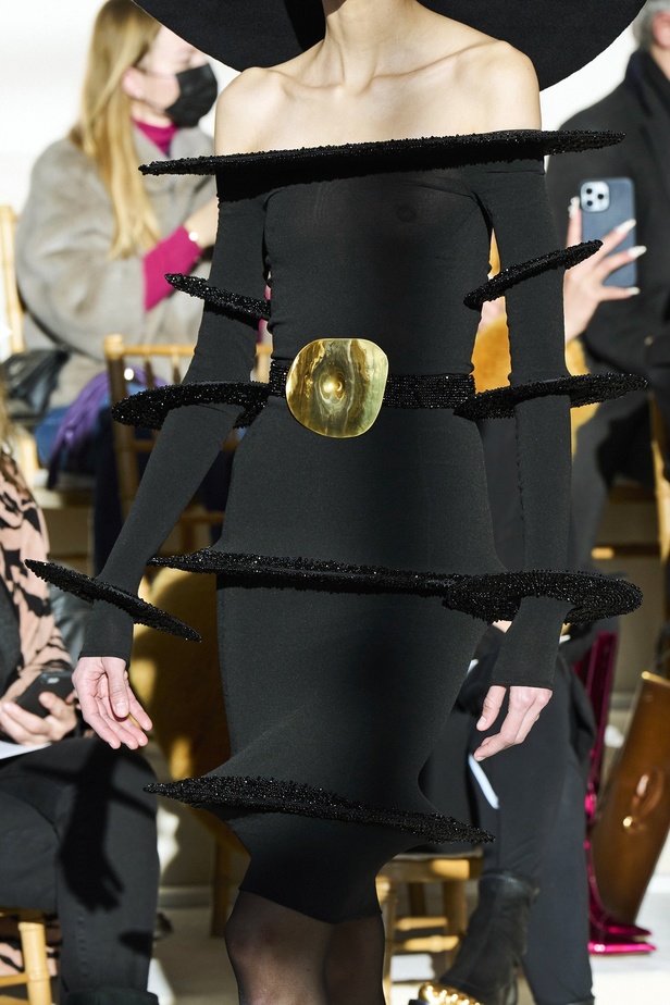 عرض أزياء سكياباريلي لموسم ربيع وصيف 2022