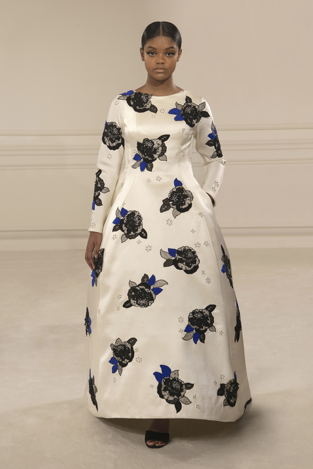 مجموعة فالنتينو للهوت كوتور لربيع وصيف 2022