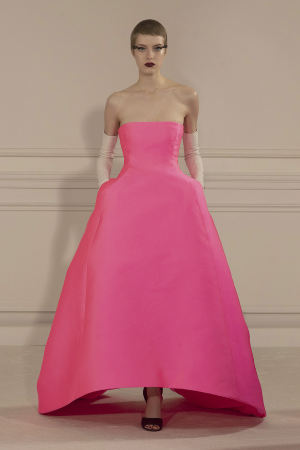 مجموعة فالنتينو للهوت كوتور لربيع وصيف 2022