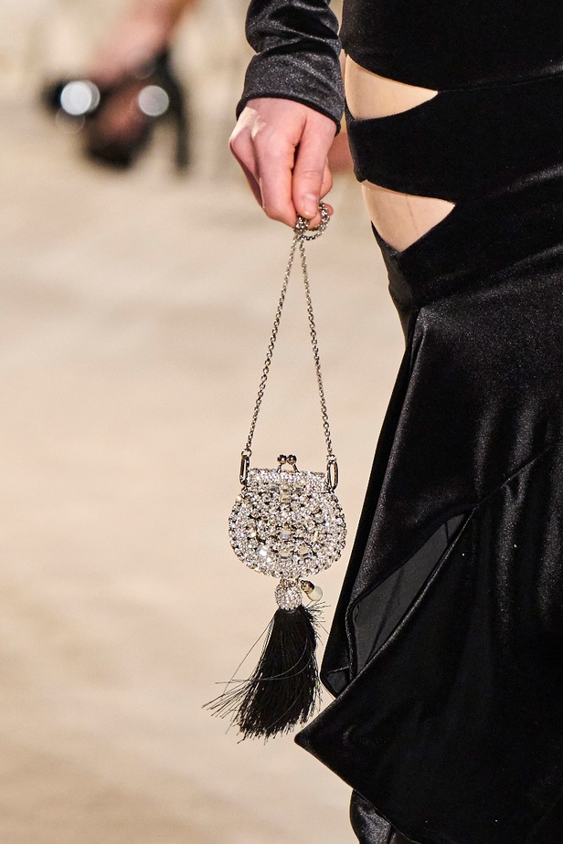 لوحة من الألوان والقصات في مجموعة Alexandre Vauthier للأزياء الراقية لربيع وصيف 2022