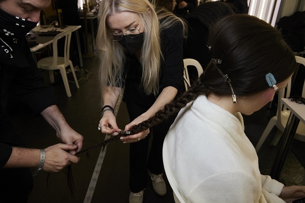 مجموعة أزياء Viktor&Rolf للأزياء الراقية لربيع وصيف 2022