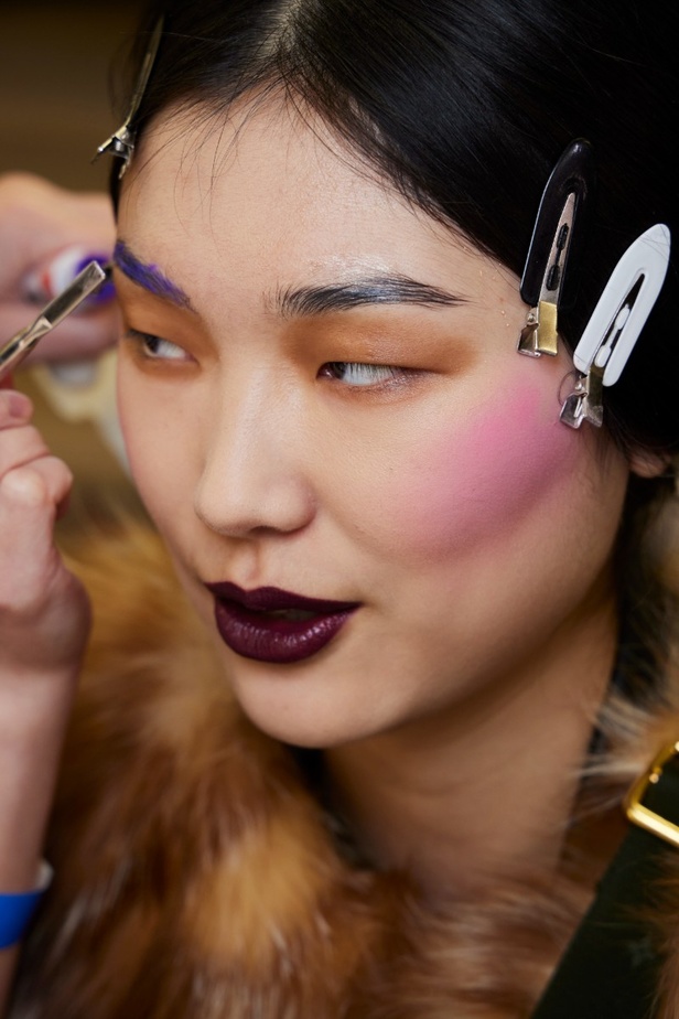 مجموعة أزياء Viktor&Rolf للأزياء الراقية لربيع وصيف 2022