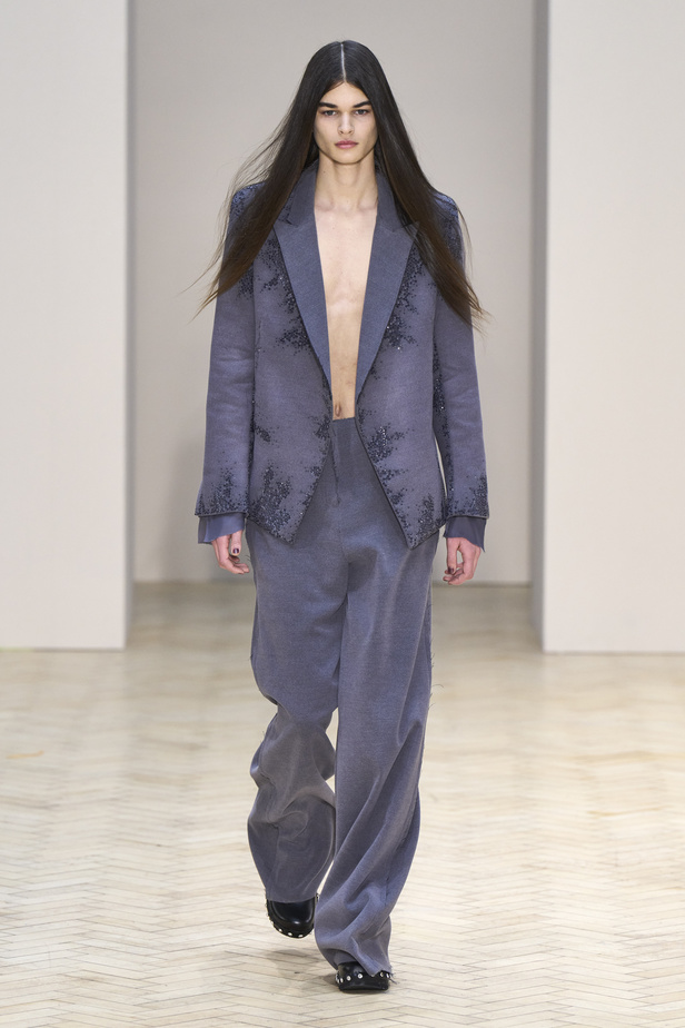 عرض أزياء مجموعة 16Arlington لموسم خريف وشتاء 2022 في لندن