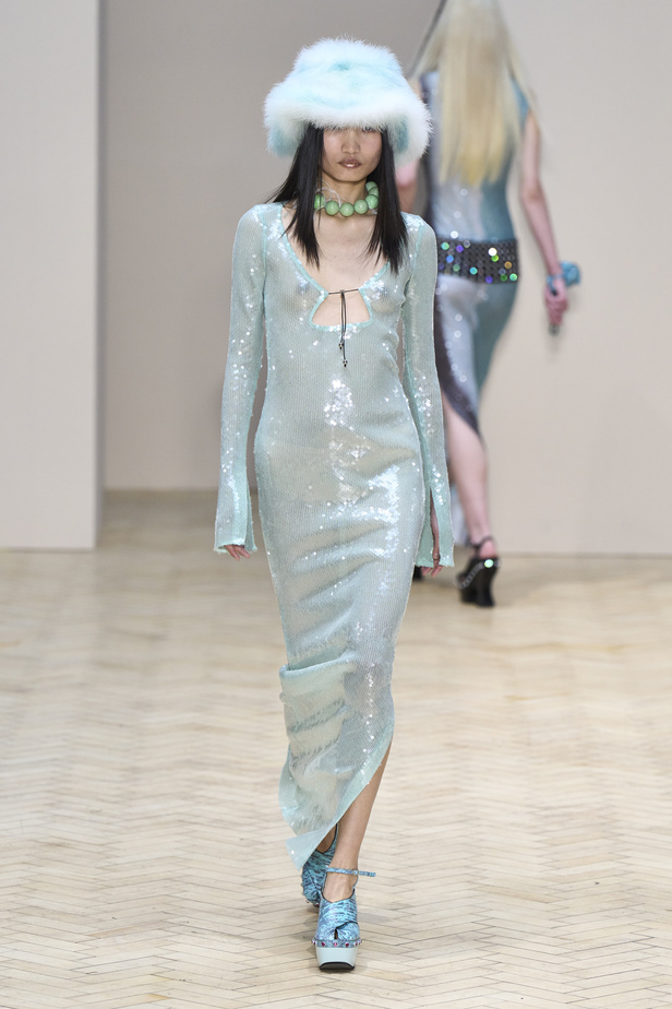 عرض أزياء مجموعة 16Arlington لموسم خريف وشتاء 2022 في لندن