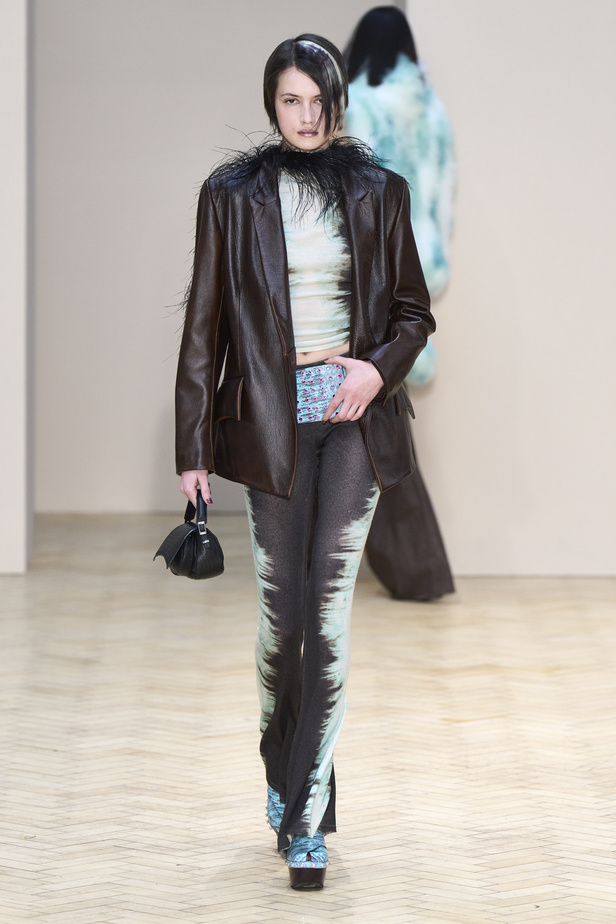 عرض أزياء مجموعة 16Arlington لموسم خريف وشتاء 2022 في لندن