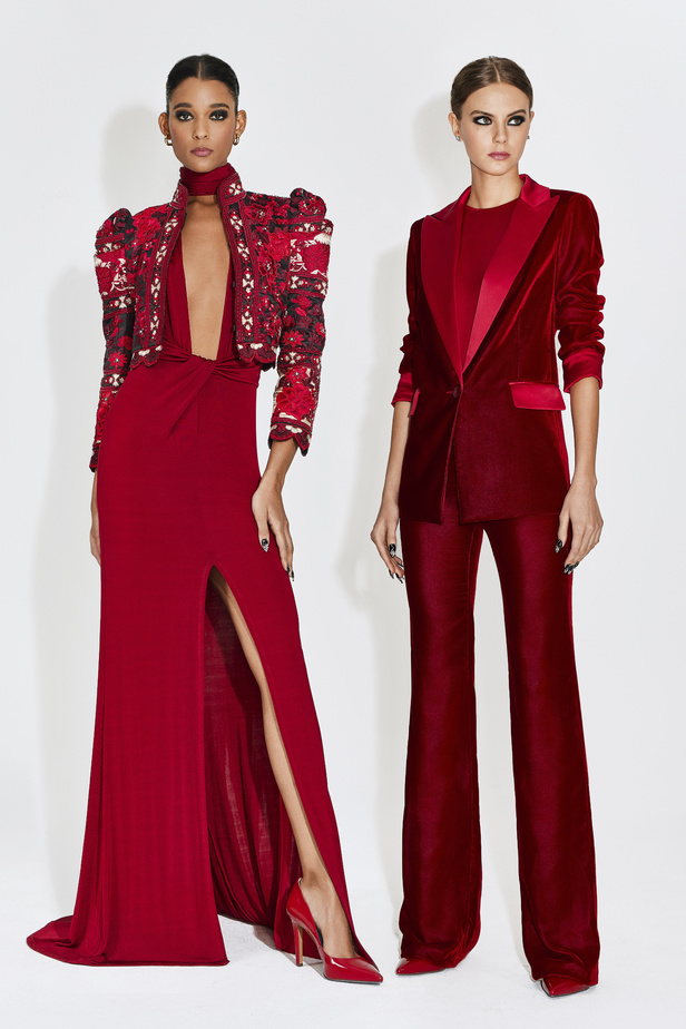 مجموعة مفعمة بالألوان من Alice + Olivia by Stacey Bendet لخريف وشتاء 2022