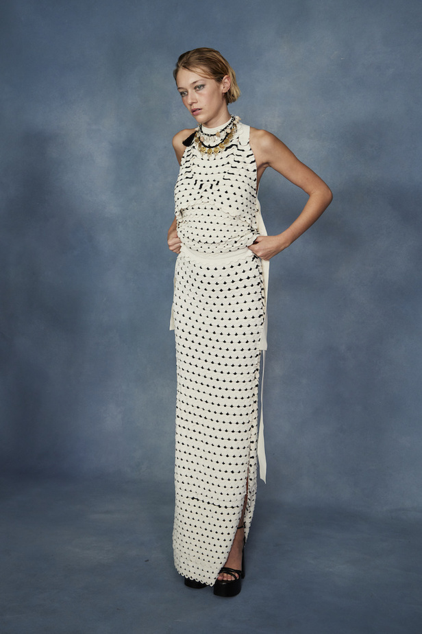 من مجموعة Altuzarra لموسم خريف وشتاء 2022