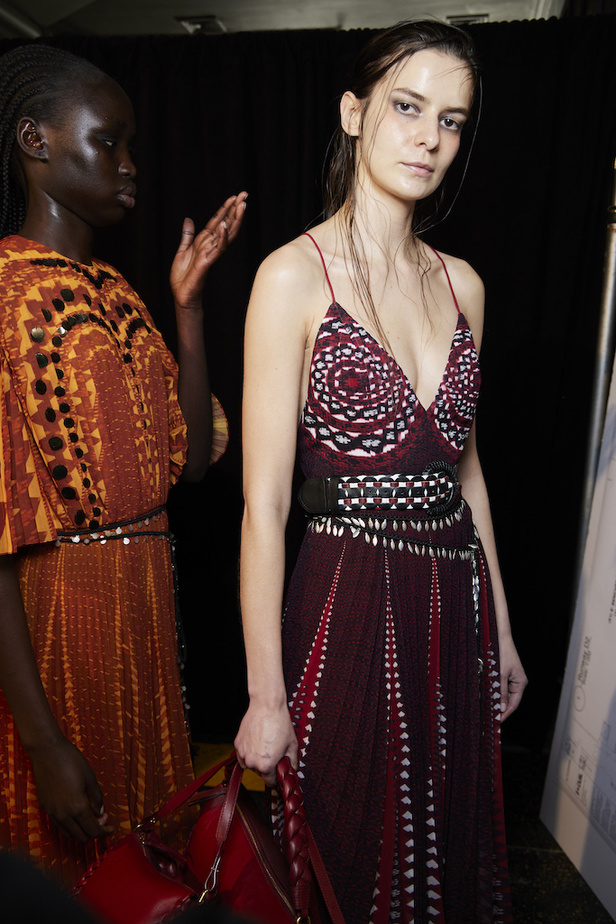 من مجموعة Altuzarra لموسم خريف وشتاء 2022