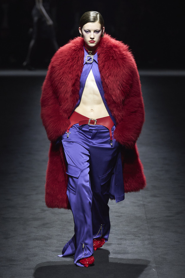 من عرض أزياء Blumarine لموسم خريف وشتاء 2022-2023