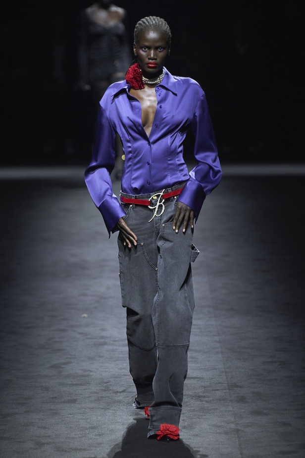 من عرض أزياء Blumarine لموسم خريف وشتاء 2022-2023