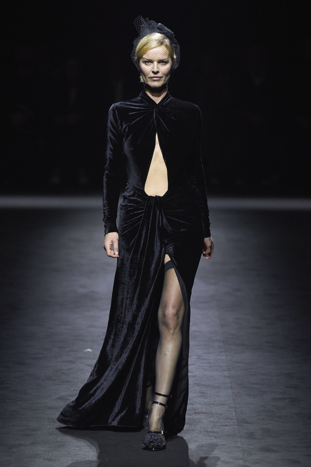 من عرض أزياء Blumarine لموسم خريف وشتاء 2022-2023