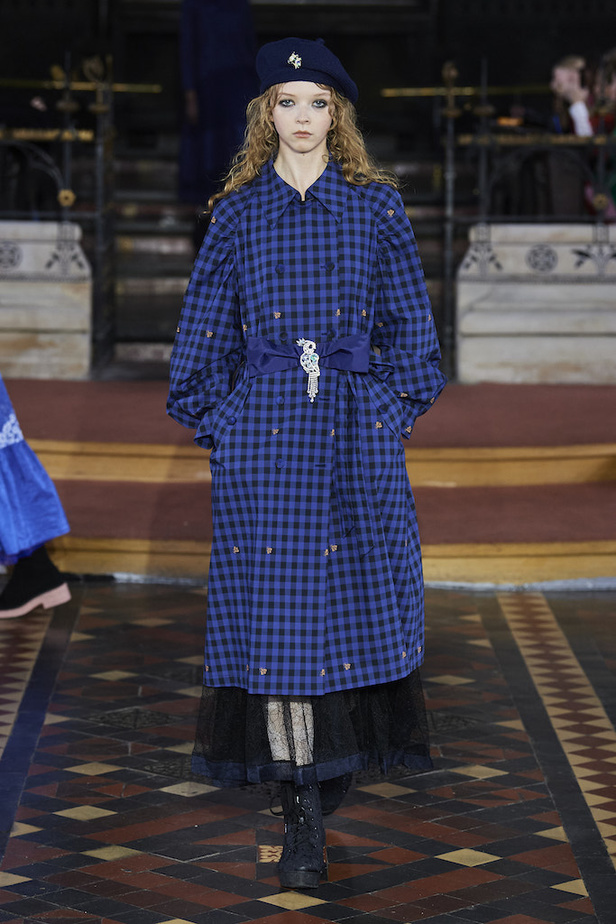 من مجموعة Bora Aksu لموسم خريف 2022