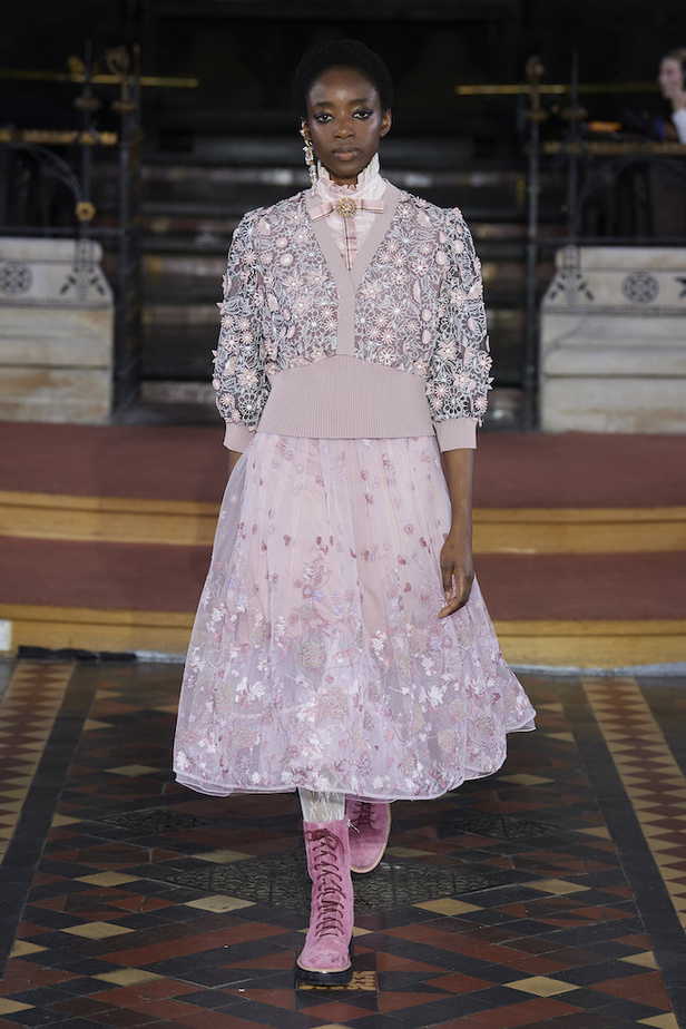 من مجموعة Bora Aksu لموسم خريف 2022