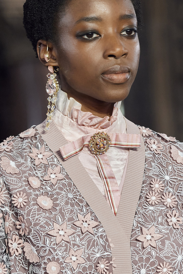 من مجموعة Bora Aksu لموسم خريف 2022