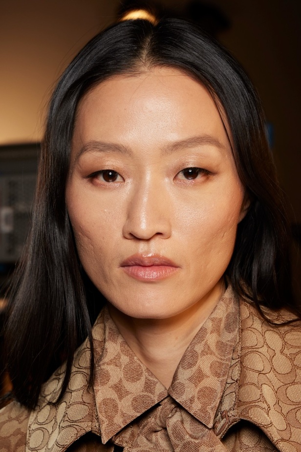 مكياج وتسريحات شعر مجموعة Coach لخريف وشتاء 2022