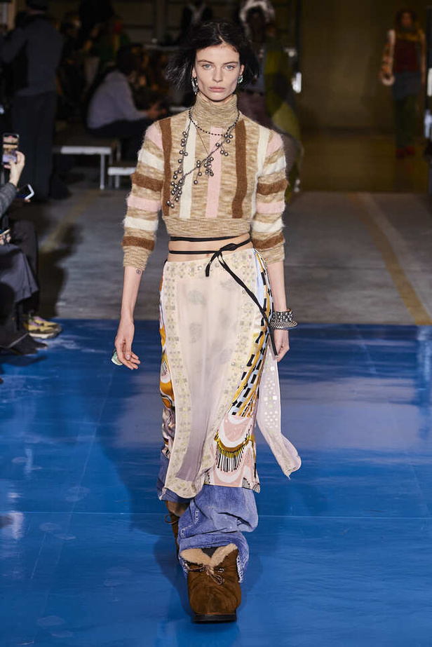 تصاميم كاجوال وعصرية في مجموعة DSquared2 لخريف وشتاء 2022