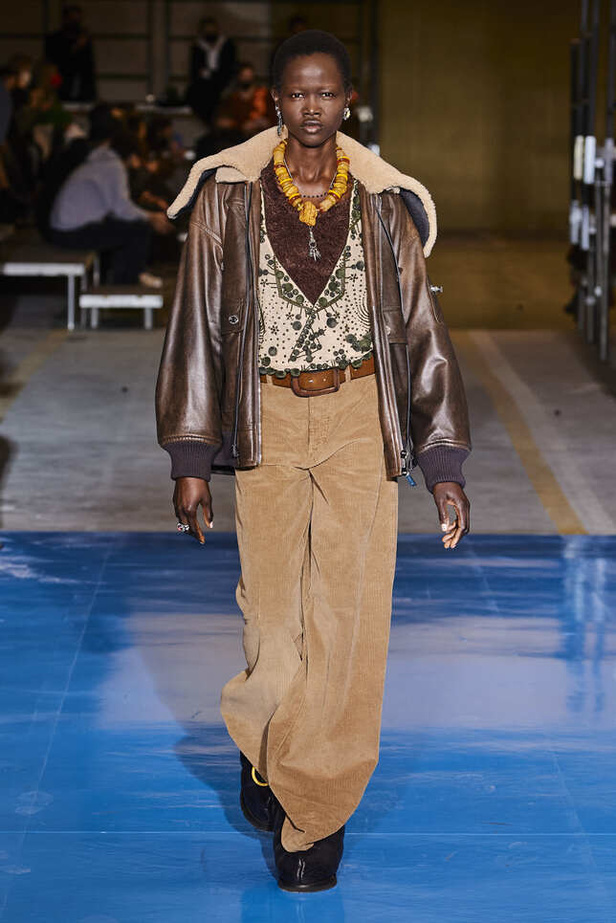 تصاميم كاجوال وعصرية في مجموعة DSquared2 لخريف وشتاء 2022