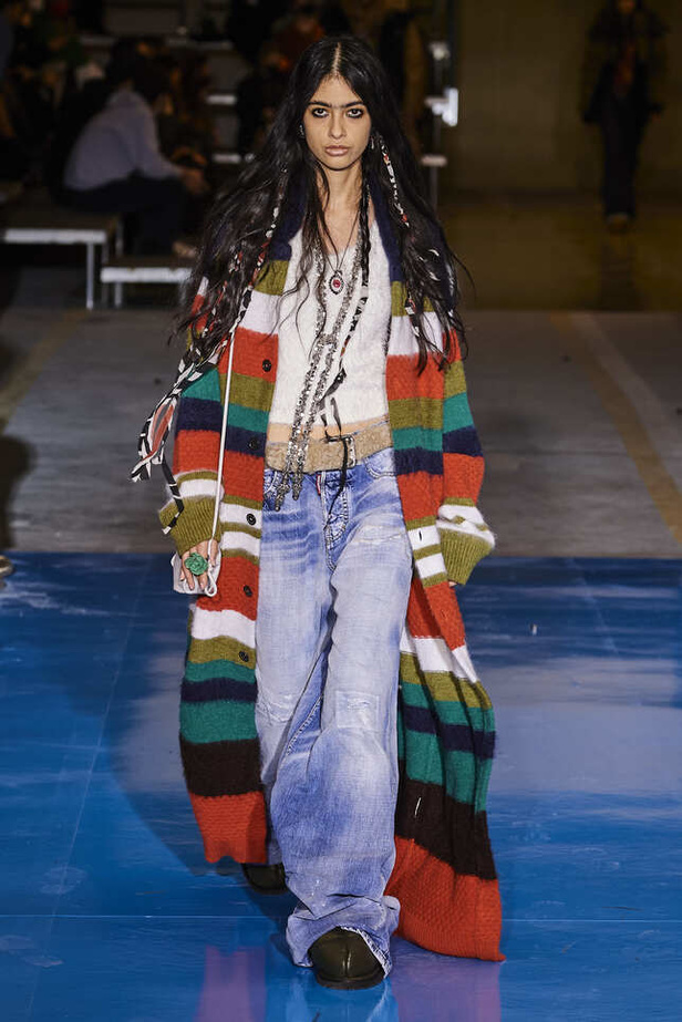 تصاميم كاجوال وعصرية في مجموعة DSquared2 لخريف وشتاء 2022