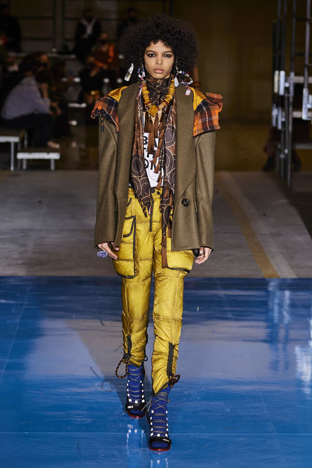 تصاميم كاجوال وعصرية في مجموعة DSquared2 لخريف وشتاء 2022