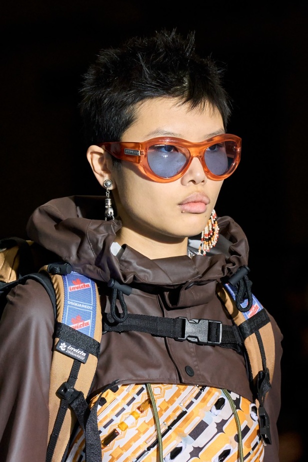 اطلالات جمالية في مجموعة DSquared2 لخريف وشتاء 2022