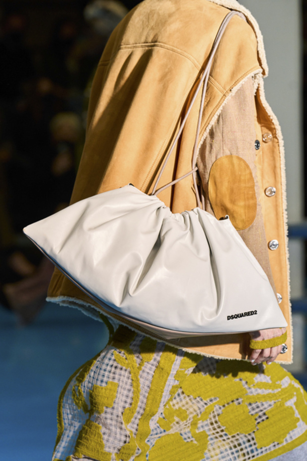 تصاميم كاجوال وعصرية في مجموعة DSquared2 لخريف وشتاء 2022