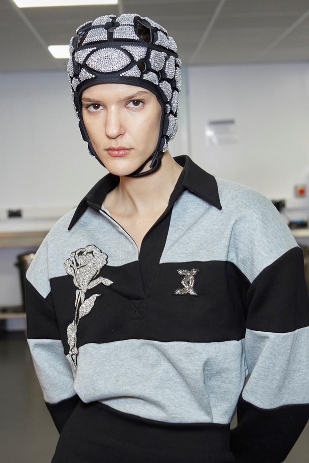 مجموعة David Koma تحتفل بكرة القدم والموضة لموسم خريف 2022