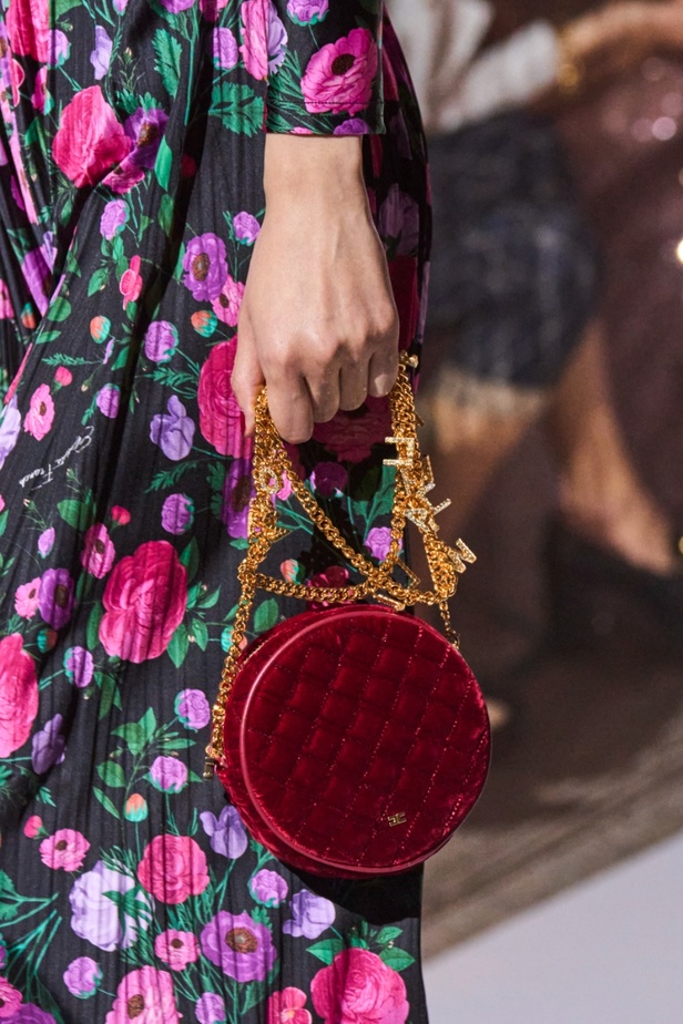 رائدات الموضة العربيات هن أبرز العارضات في مجموعة إليزابيتا فرانكي لخريف 22