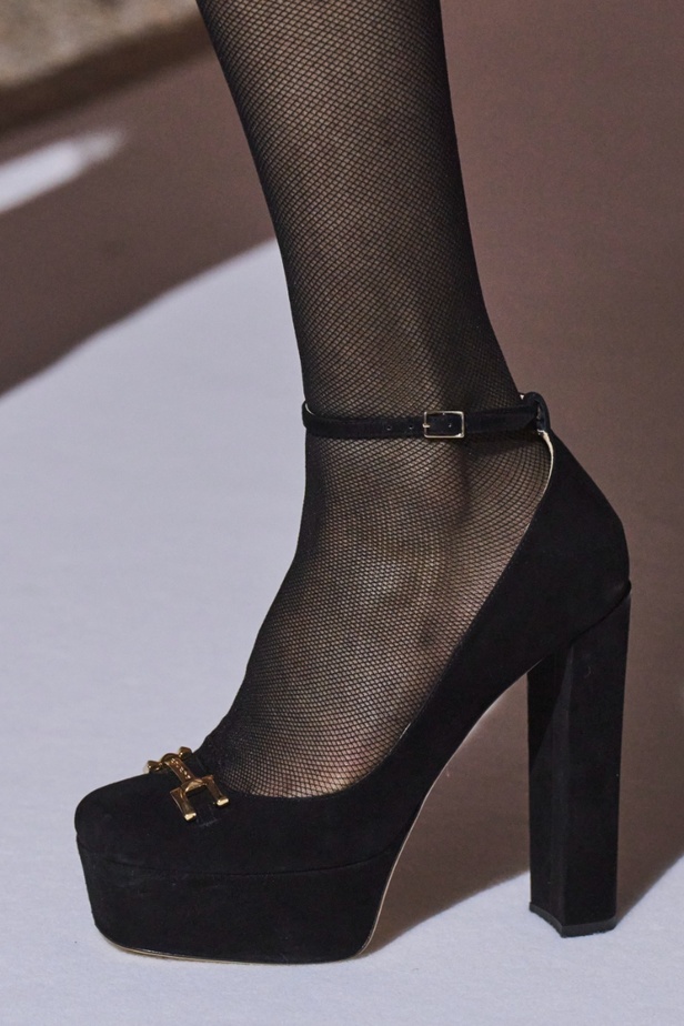 رائدات الموضة العربيات هن أبرز العارضات في مجموعة إليزابيتا فرانكي لخريف 22