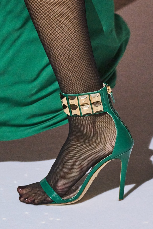 رائدات الموضة العربيات هن أبرز العارضات في مجموعة إليزابيتا فرانكي لخريف 22