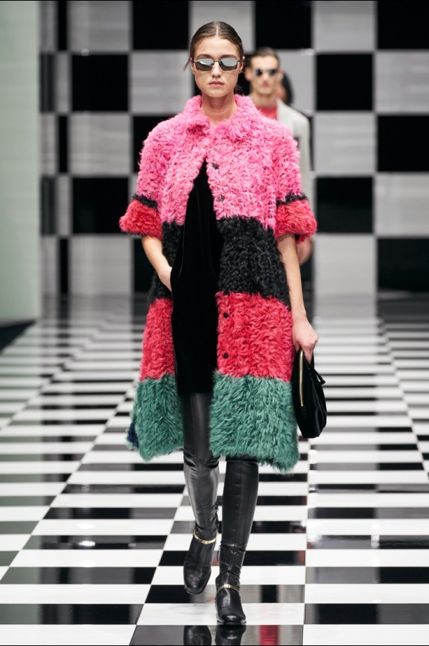  مجموعة Emporio Armani  لخريف 2022 أكثر تنوعًا وشمولًا من أي وقت مضى