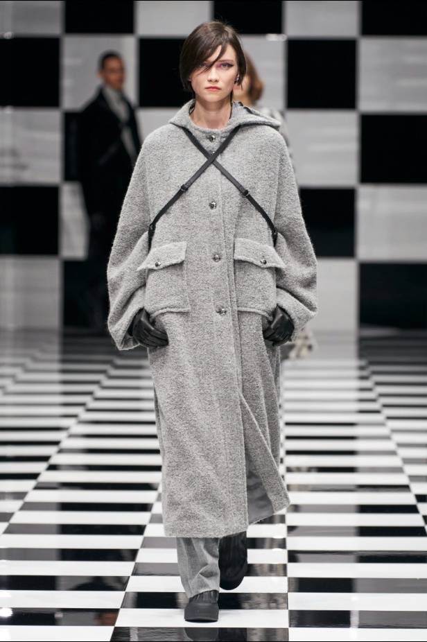  مجموعة Emporio Armani  لخريف 2022 أكثر تنوعًا وشمولًا من أي وقت مضى