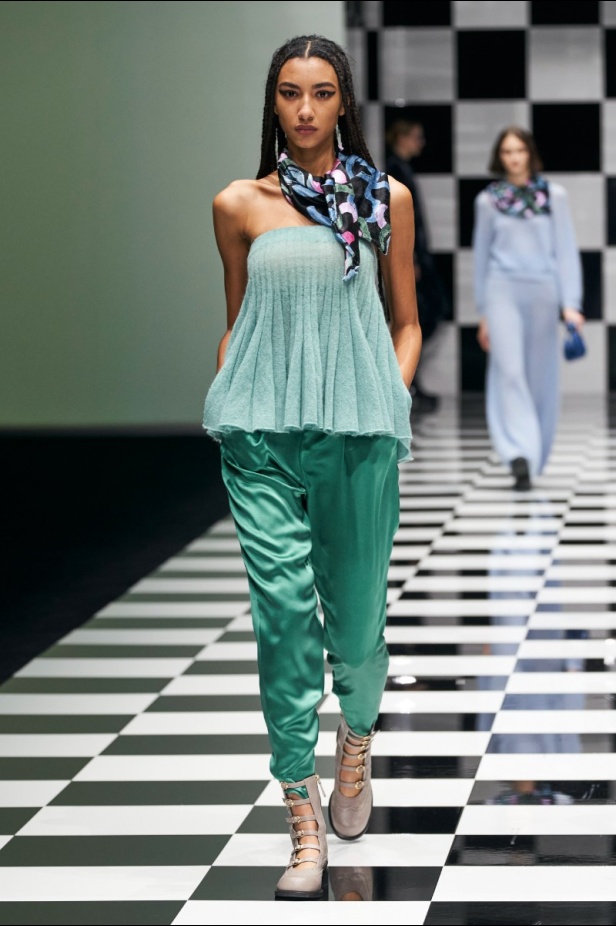  مجموعة Emporio Armani  لخريف 2022 أكثر تنوعًا وشمولًا من أي وقت مضى