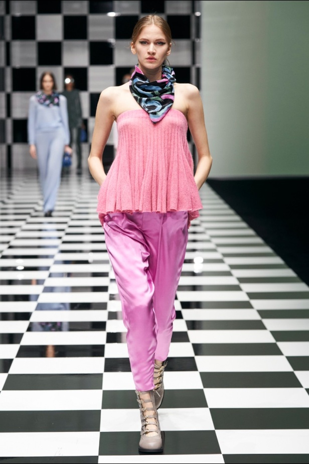  مجموعة Emporio Armani  لخريف 2022 أكثر تنوعًا وشمولًا من أي وقت مضى