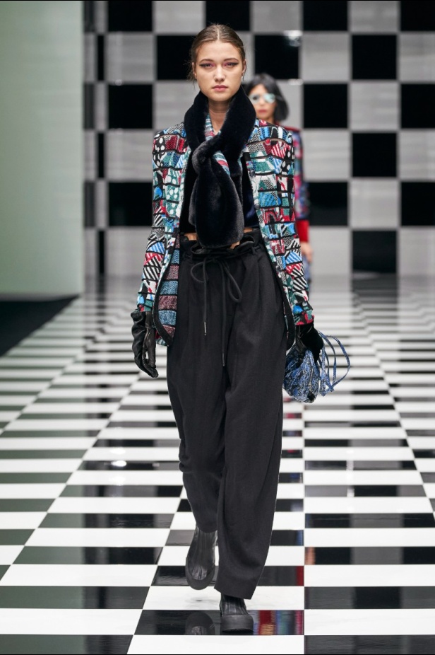  مجموعة Emporio Armani  لخريف 2022 أكثر تنوعًا وشمولًا من أي وقت مضى