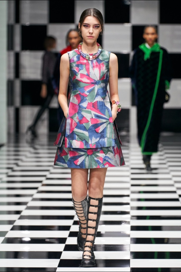  مجموعة Emporio Armani  لخريف 2022 أكثر تنوعًا وشمولًا من أي وقت مضى