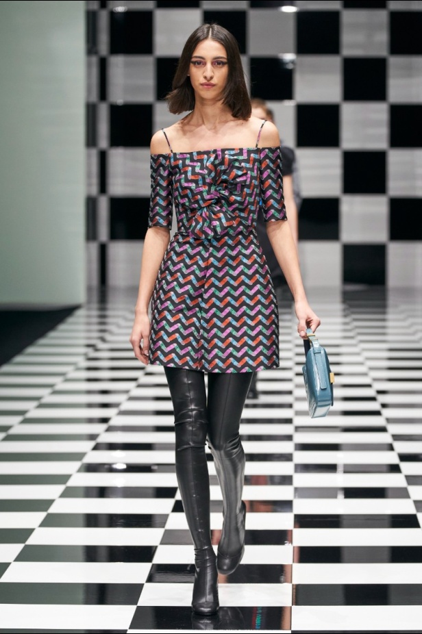  مجموعة Emporio Armani  لخريف 2022 أكثر تنوعًا وشمولًا من أي وقت مضى