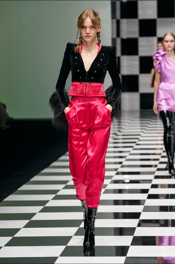  مجموعة Emporio Armani  لخريف 2022 أكثر تنوعًا وشمولًا من أي وقت مضى