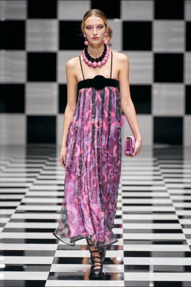  مجموعة Emporio Armani  لخريف 2022 أكثر تنوعًا وشمولًا من أي وقت مضى