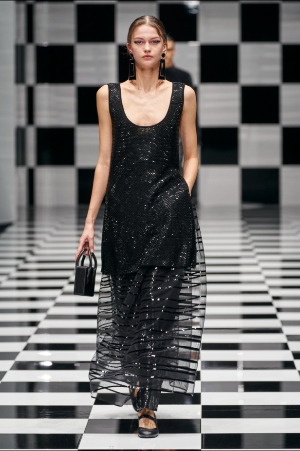  مجموعة Emporio Armani  لخريف 2022 أكثر تنوعًا وشمولًا من أي وقت مضى