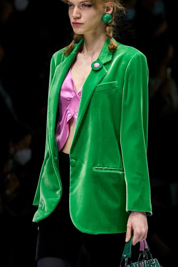  مجموعة Emporio Armani  لخريف 2022 أكثر تنوعًا وشمولًا من أي وقت مضى