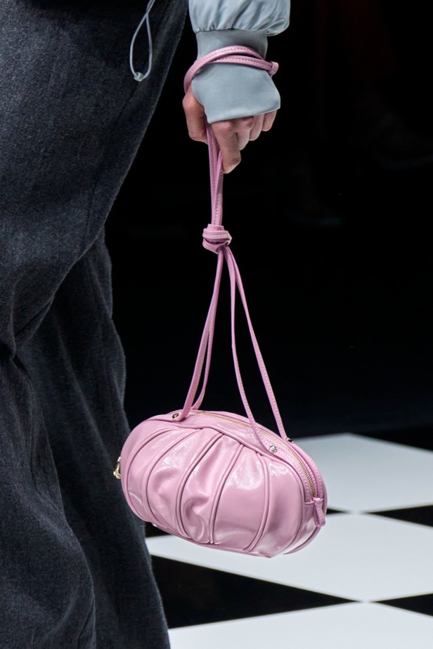  مجموعة Emporio Armani  لخريف 2022 أكثر تنوعًا وشمولًا من أي وقت مضى