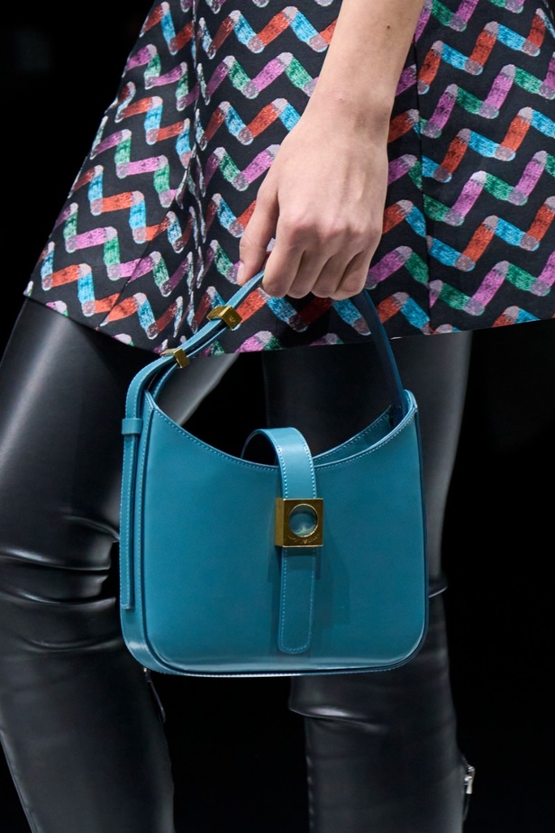  مجموعة Emporio Armani  لخريف 2022 أكثر تنوعًا وشمولًا من أي وقت مضى