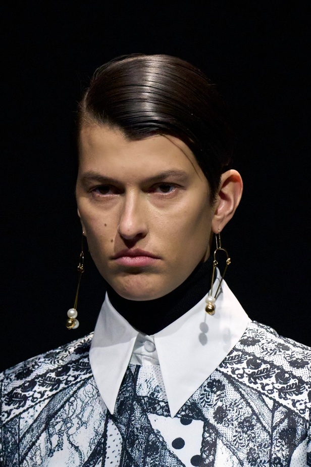 اطلالات جمالية عرض Erdem لخريف وشتاء 2022