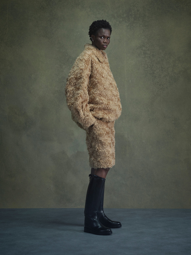 أزياء NOON BY NOOR تجمع عالم التناقضات لخريف وشتاء 2022