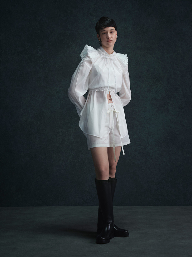 أزياء NOON BY NOOR تجمع عالم التناقضات لخريف وشتاء 2022