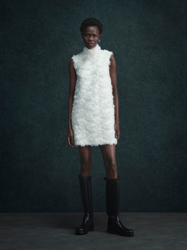 أزياء NOON BY NOOR تجمع عالم التناقضات لخريف وشتاء 2022