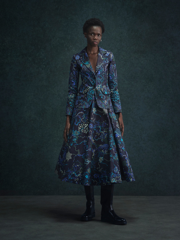 أزياء NOON BY NOOR تجمع عالم التناقضات لخريف وشتاء 2022