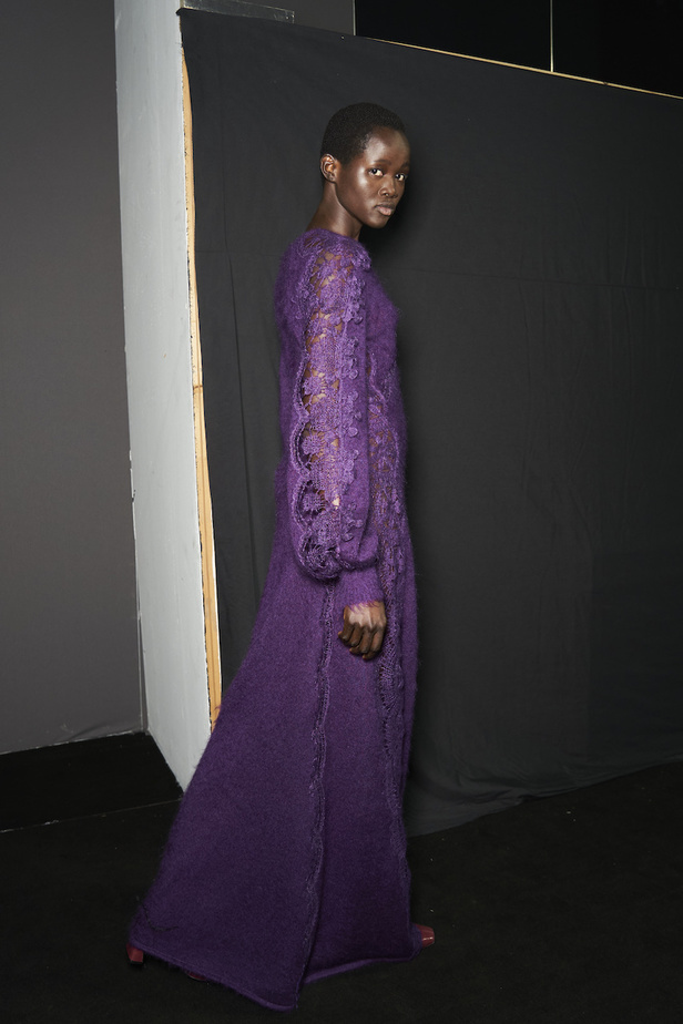 عرض أزياء Alberta Ferretti لموسم خريف 2022